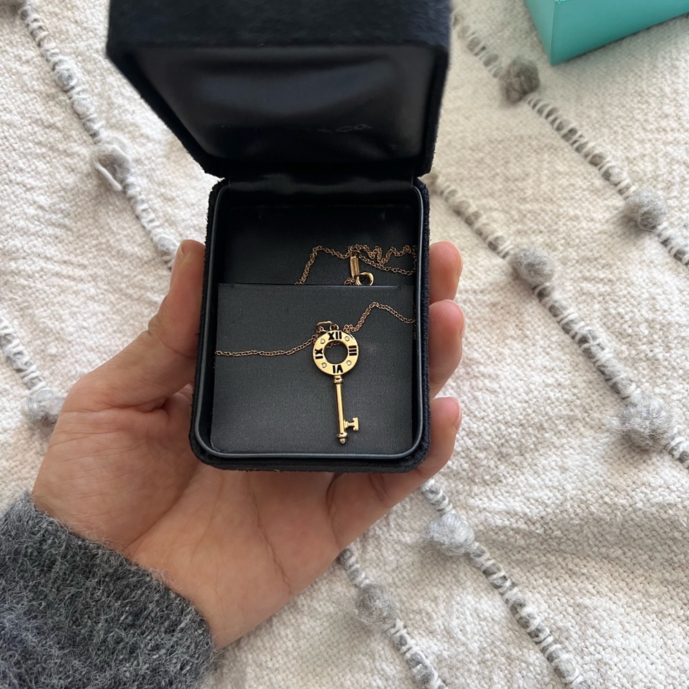 Authentic Tiffany & Co 18k Rose Gold Atlas Diamond Key Pendant Necklace